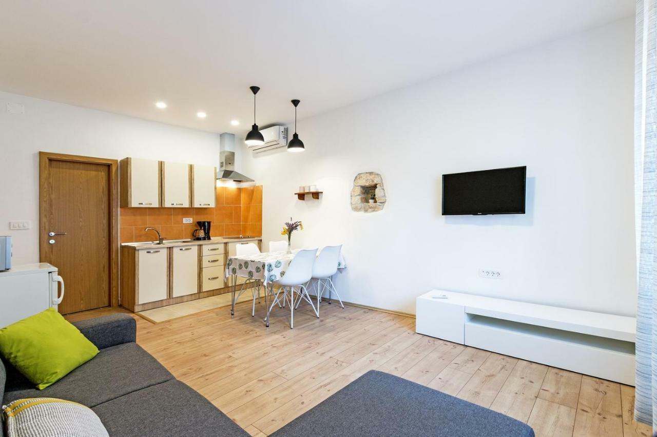 Cozy Apartment 10 Min From The Beach 普拉 外观 照片